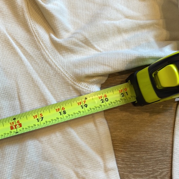 Reebok Winter Classic Boston Tee MEDIUM - Picture 6 of 8